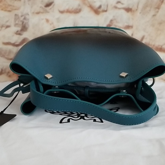 New MCM Milano Mini Patent Drawstring Bag - Picture 9 of 13